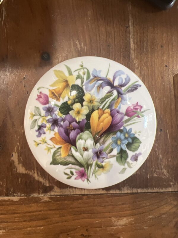 1970's Spring Flower Trinket Box